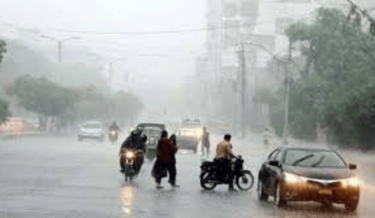 Rain and Thunderstorms Expected Across Sindh, Including Karachi, Predicts PMD